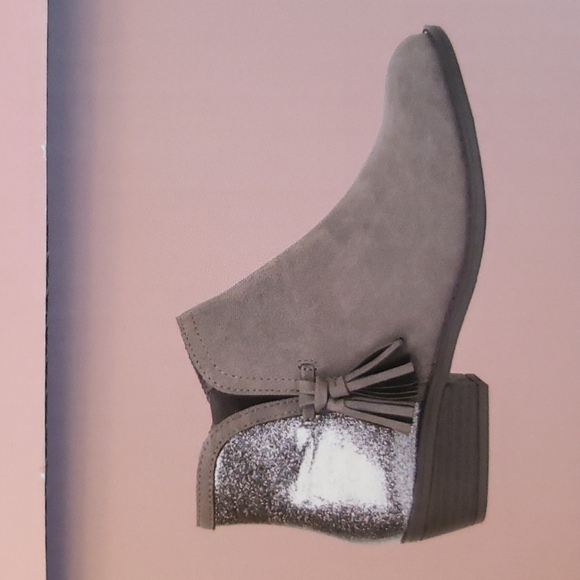 Serra gray ankle boots sz. 6 - Picture 3 of 12